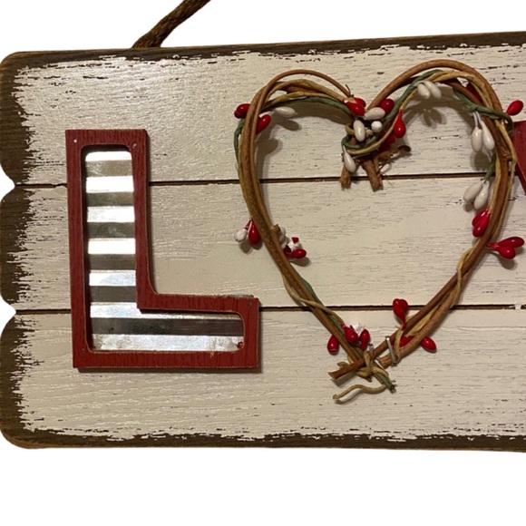 🌟3 FOR $15🌟 Wall Decor (Hanging) - L❤️ VE‼️ - Picture 3 of 8